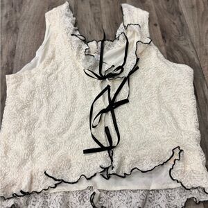 Elegant‎ Lace Trimmed White Top from West Of Melrose size XL MSRP $40